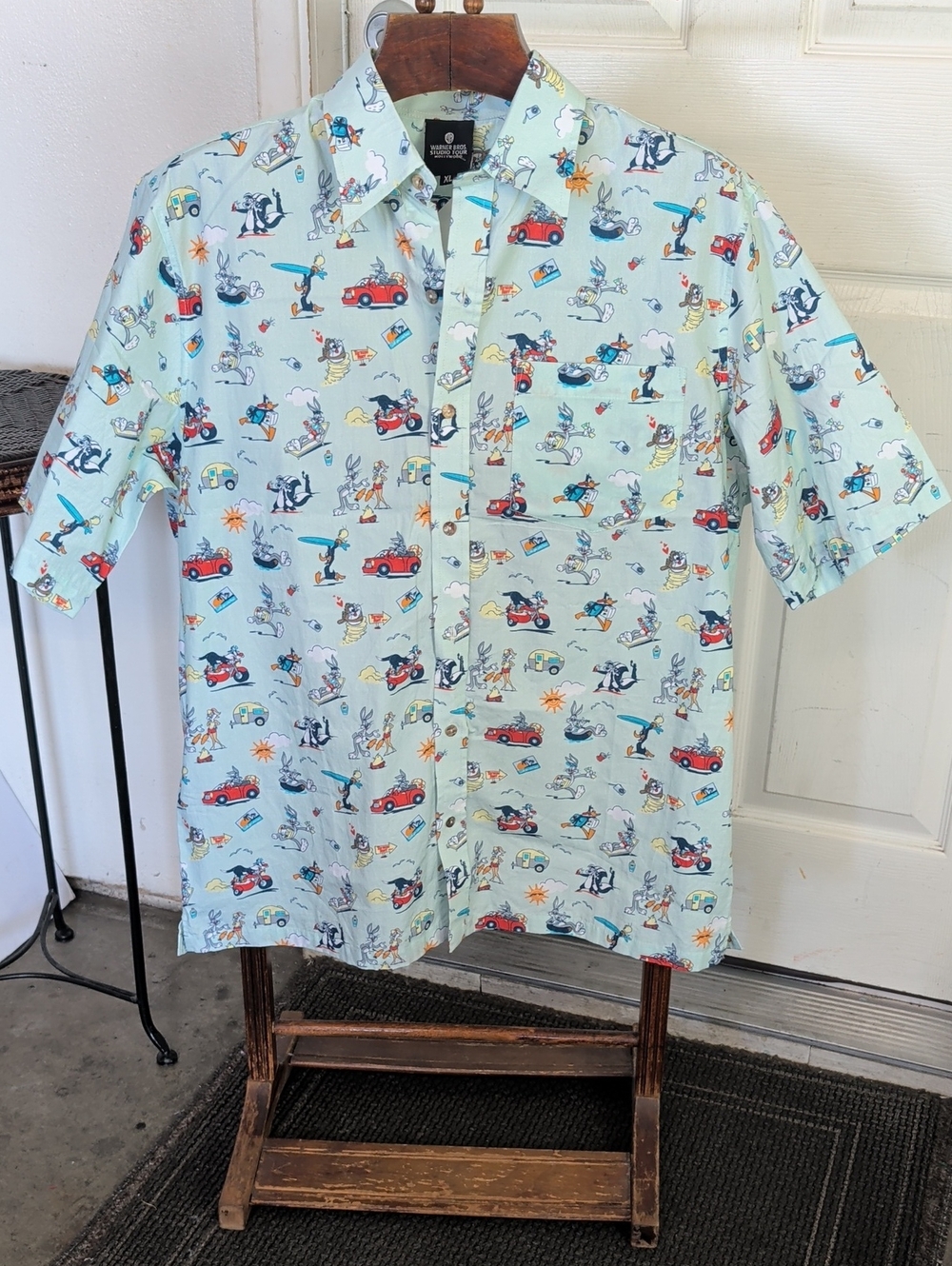 Warner Bros Camp Shirt Men's Size XL Bugs Bunny Daffy Duck Taz Tweety VTG